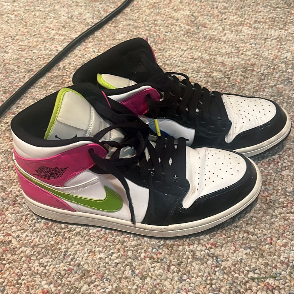 ✔️Colorful Nike Jordans Sneakers Size US 8